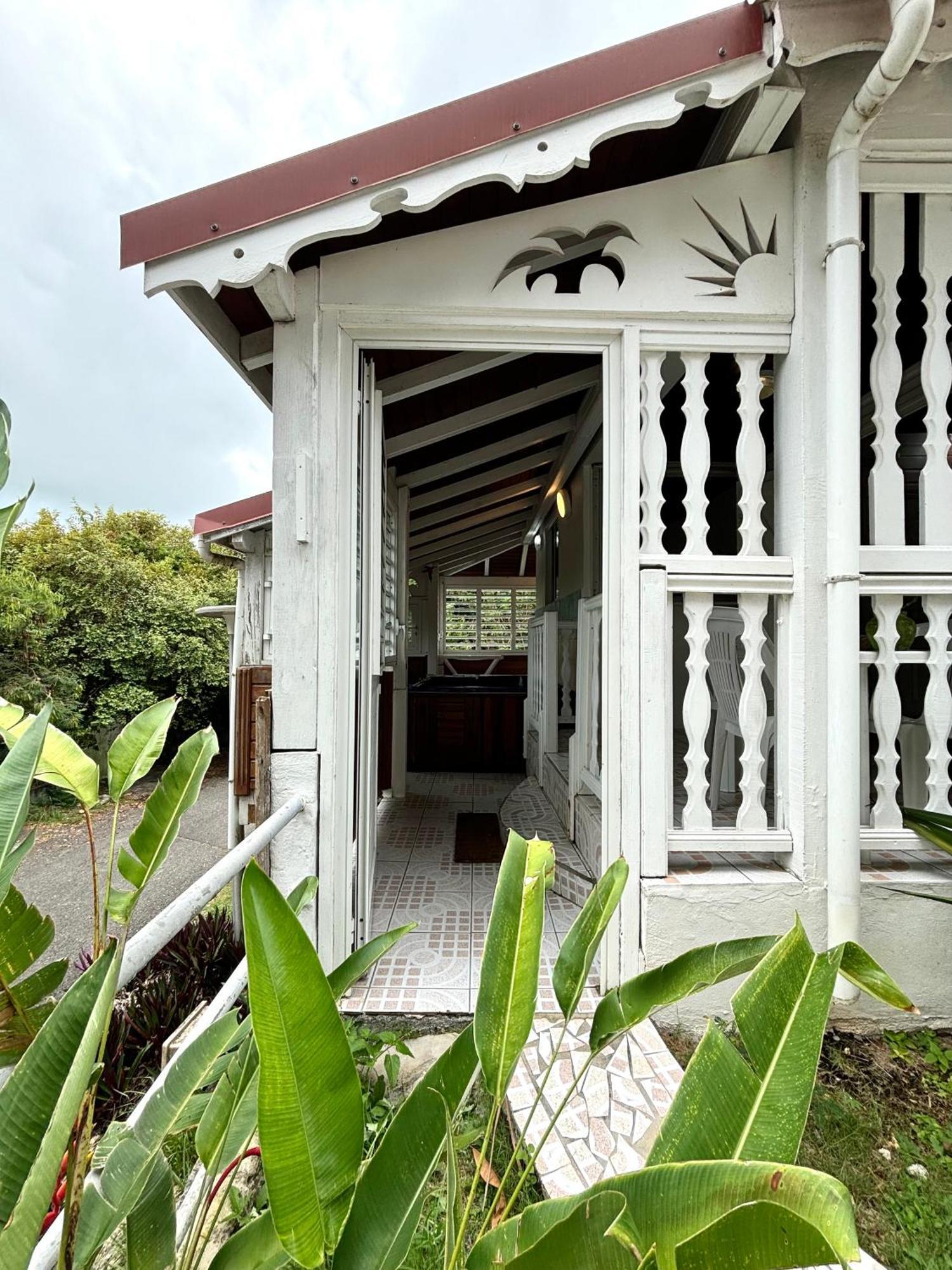 Le Nid De Lorhila - Jacuzzi, Piscine, Plage Sainte-Anne  Exterior photo
